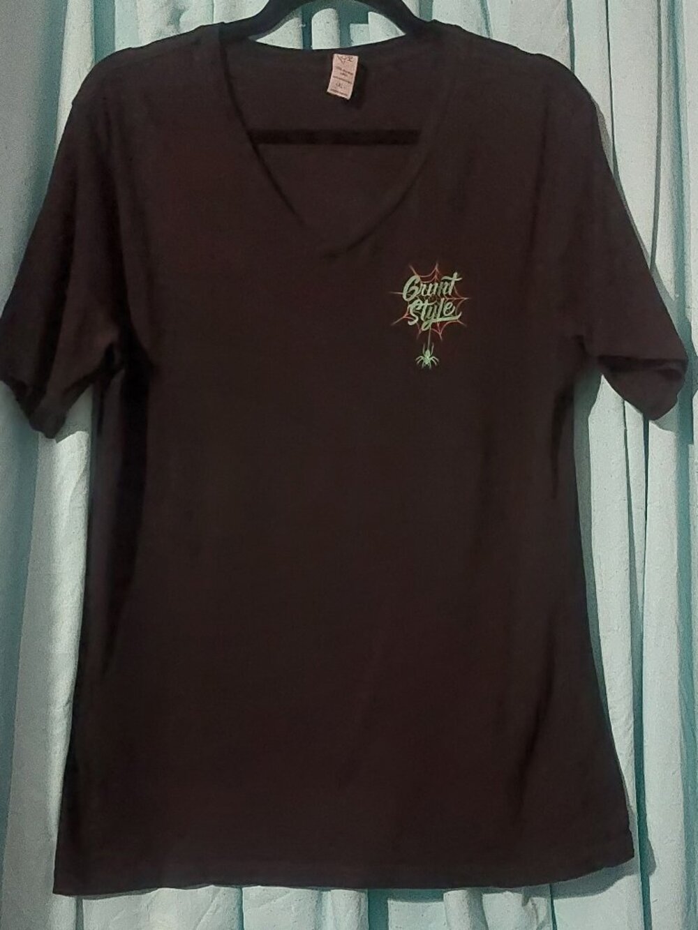 "Never Trust the Living" V-Neck Clown T-Shirt XL